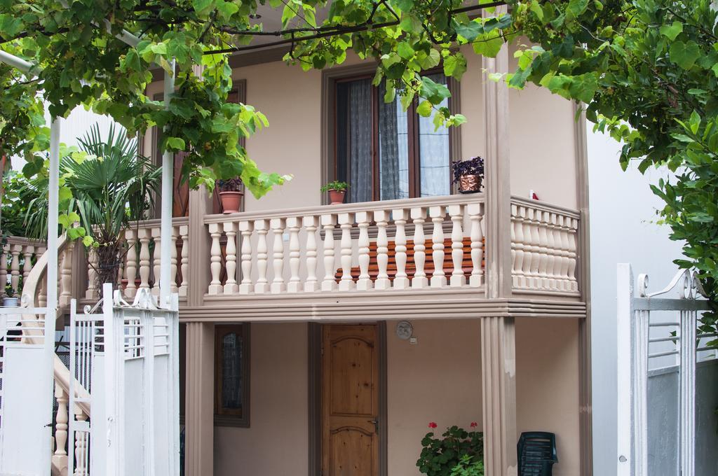 Guesthouse Mery كوبوليتي المظهر الخارجي الصورة
